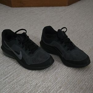 Nike Women's Dark Gray Athletic Shoes